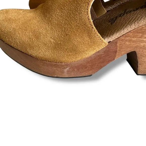 Free People Taupe Cedar Suede Buckle Platform Clogs Festival Boho Sz EU 39/9 US