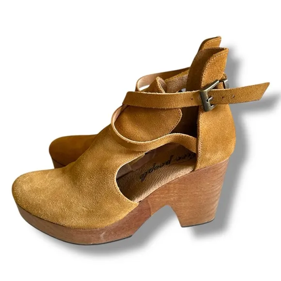 Free People Taupe Cedar Suede Buckle Platform Clogs Festival Boho Sz EU 39/9 US