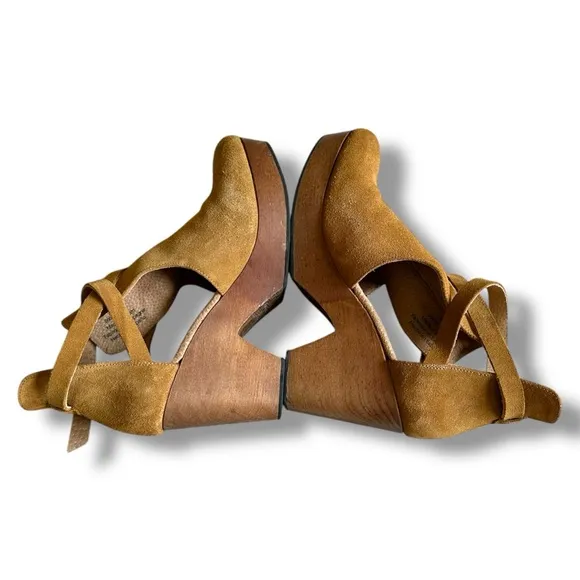 Free People Taupe Cedar Suede Buckle Platform Clogs Festival Boho Sz EU 39/9 US