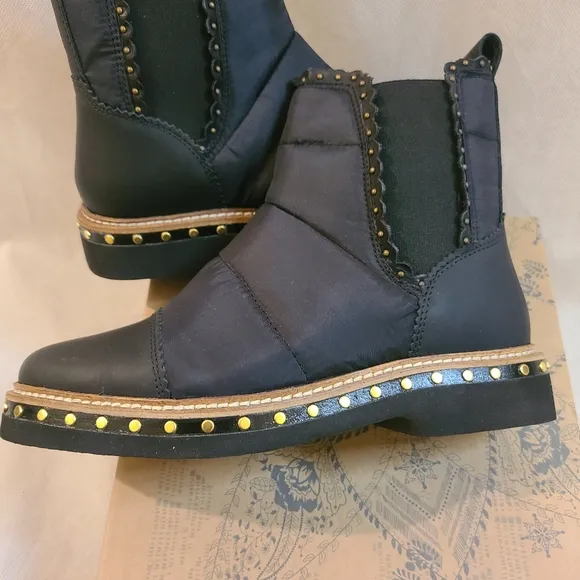 Free People Women's Atlas Puffer Chelsea Boot Sz 36 &amp; 40