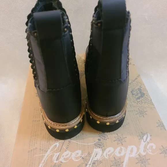 Free People Women's Atlas Puffer Chelsea Boot Sz 36 &amp; 40