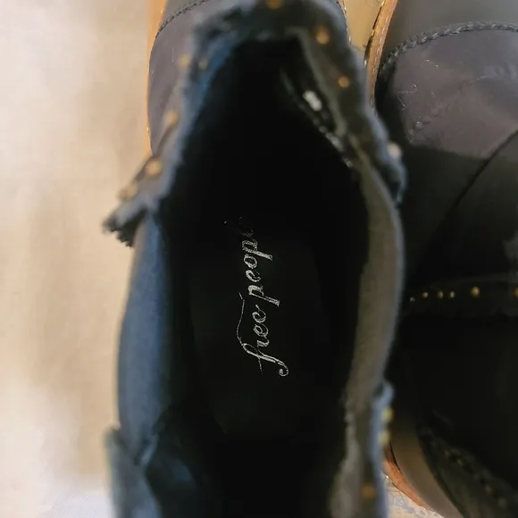 Free People Women's Atlas Puffer Chelsea Boot Sz 36 &amp; 40