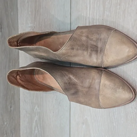 Free People Women's Side Cut Leather Pounted Shoes Boots Sz 38/7-7.5