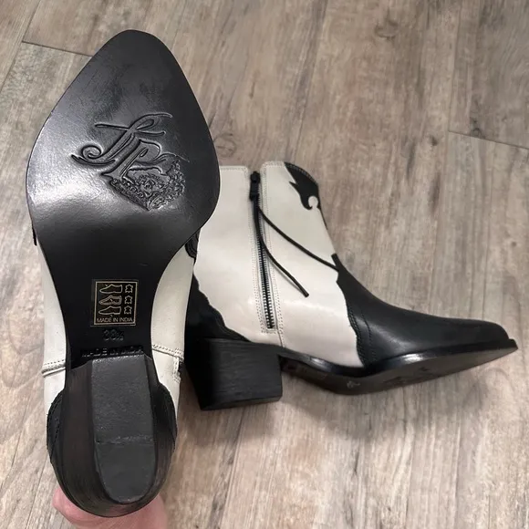 Free PeopleNew Frontier Western Boot in Arctic Fox Combo New Without Tags
