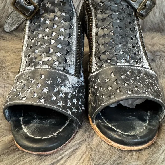 Freebird Black Heeled Leather Shoes with Chunky Heel and Buckle Straps Size 10