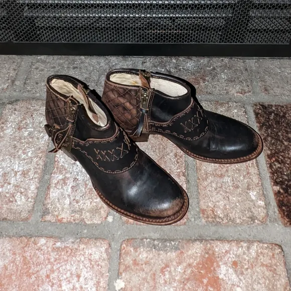 FreeBird GRAND Ankle Booties size 6