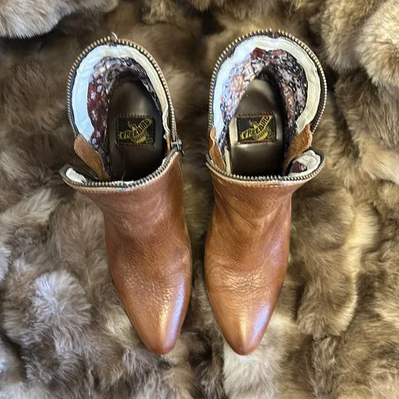 Freebird Jalessa Cognac Ankle Booties - Size 8 NWOB - RETIRED