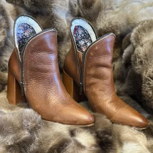 Freebird Jalessa Cognac Ankle Booties - Size 8 NWOB - RETIRED
