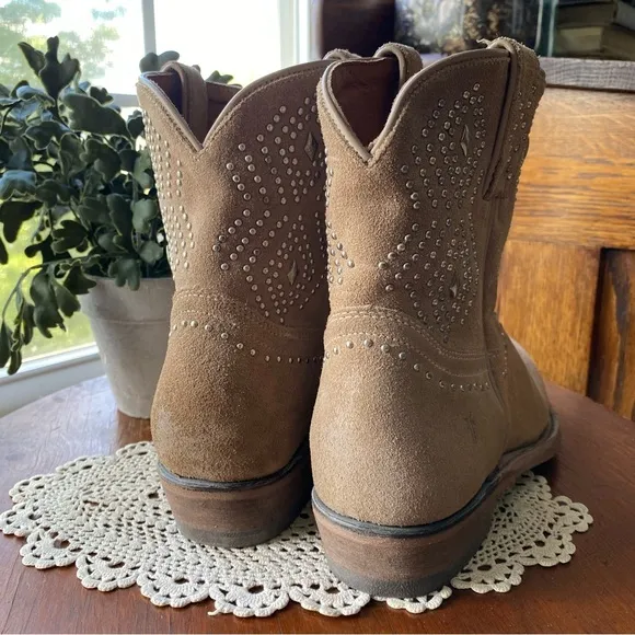Frye “Billy” Western Tan Suede with Decorative Stitching &amp; Grommets NWOT