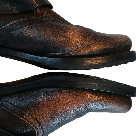 Frye Boots Italian Leather Antiqued Metallic Hardware Rounded Toe Rubber Soles