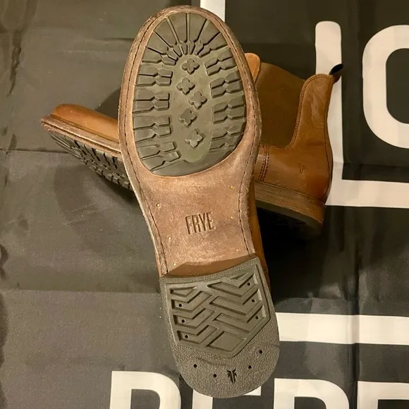 FRYE Brown Chelsea boots
