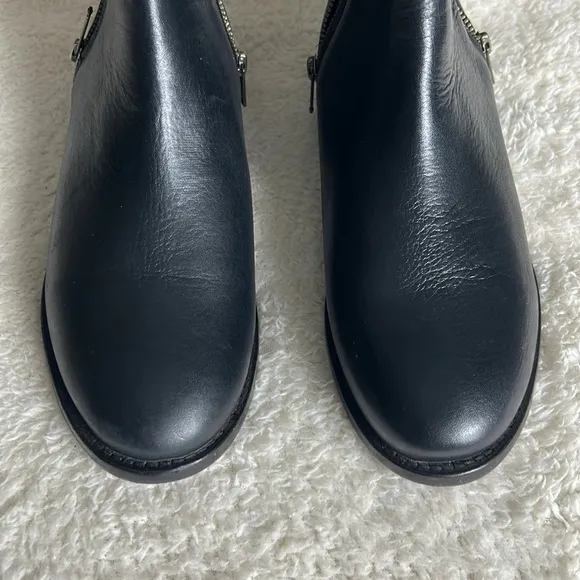 Frye Carly Black Leather Zipper Detail Chelsea Boots Size 9B