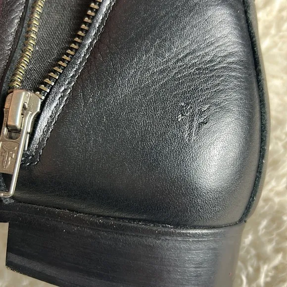 Frye Carly Black Leather Zipper Detail Chelsea Boots Size 9B