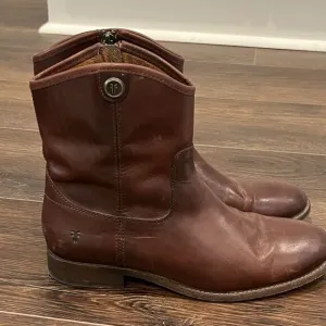 Frye Leather Melissa Button Short Zip Western Ankle Boots Leather Size 9