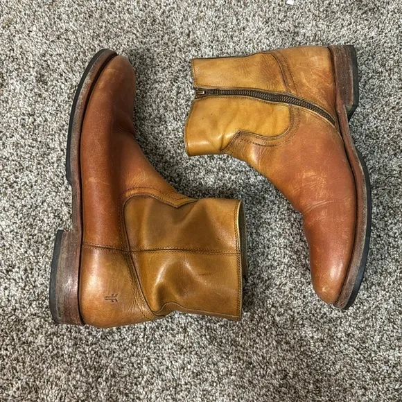 FRYE Men's Inside Zipper Ankle Boots Size 9.5M In Cognac