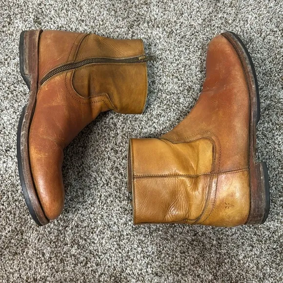 FRYE Men's Inside Zipper Ankle Boots Size 9.5M In Cognac