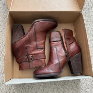 Frye Patty Riding Bootie boots, size 8.5, redwood leather, EXCELLENT condition!