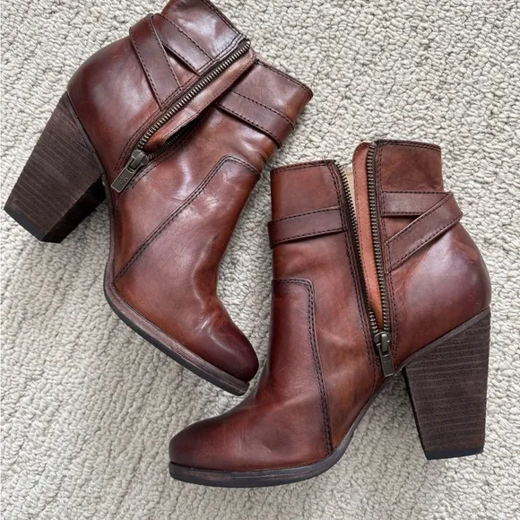 Frye Patty Riding Bootie boots, size 8.5, redwood leather, EXCELLENT condition!
