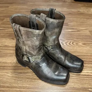 Frye Size 9M Men Rustic Brown Leather Harness Motorcycle Riding Square Toe Boots