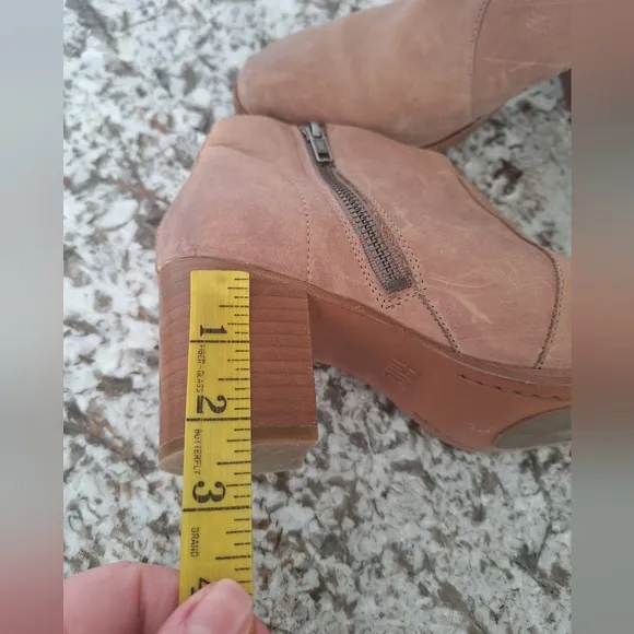 Frye Soft Leather Heel Ankle Boots Size 7.5