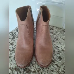 Frye Soft Leather Heel Ankle Boots Size 7.5