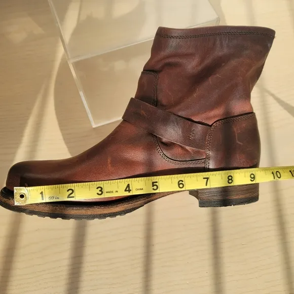 Frye Veronica Distressed Leather Brown Motorcycle Buckled Short Bootie Size 8B