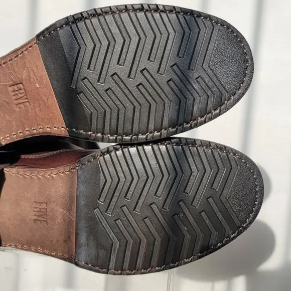 Frye Veronica Distressed Leather Brown Motorcycle Buckled Short Bootie Size 8B