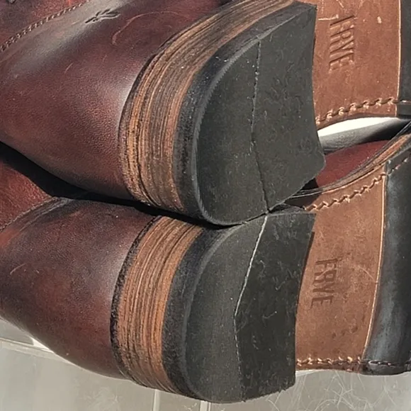 Frye Veronica Distressed Leather Brown Motorcycle Buckled Short Bootie Size 8B
