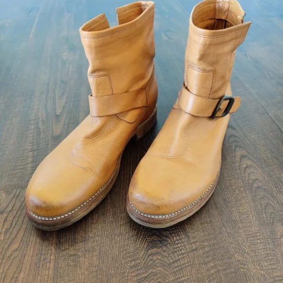 Frye Veronica Leather Boot