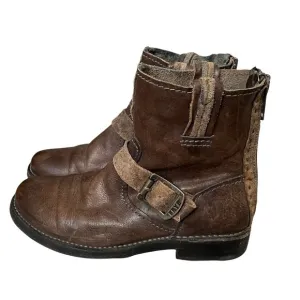 Frye Vicky Artisan Back Zip Brown Distressed Leather Ankle Boots Size 6.5