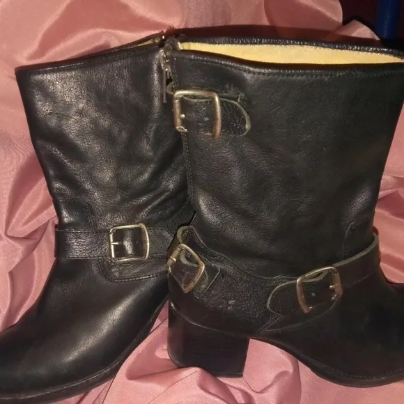 Frye Vicky Buckle Moto Ankle Boots /bootie…