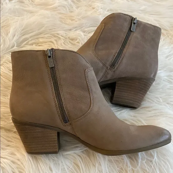 FRYE Women's Tan Ankle Boots