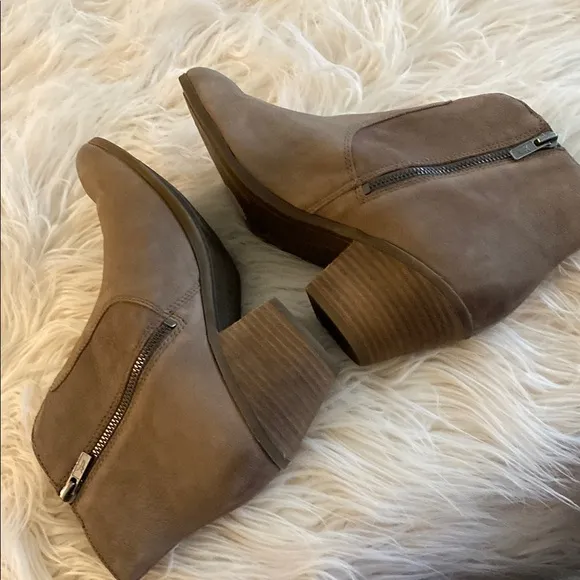 FRYE Women's Tan Ankle Boots