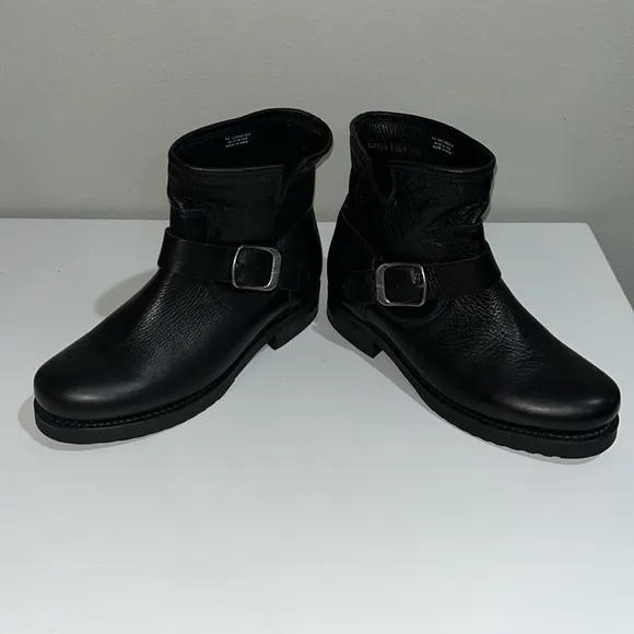 Frye Women’s Veronica Flex Black Leather Bootie Sz 6 Buckle Motorcycle Modern