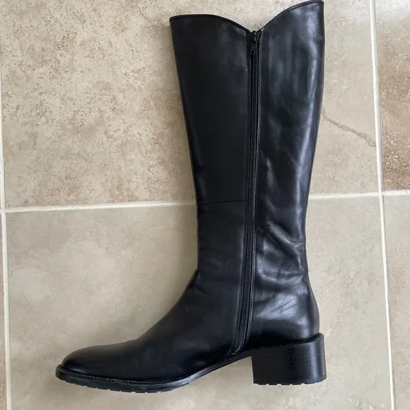 Gaia D’Este boots 40 tall High zipper EUC STACKED LOW rubber HEEL leather Italy