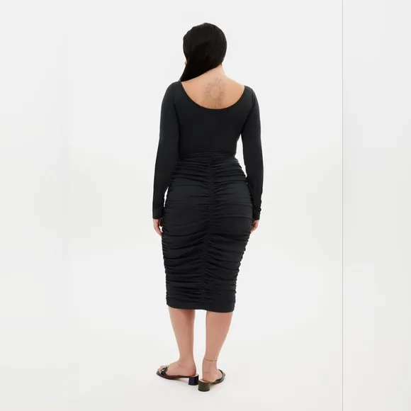 GIRLFRIEND COLLECTIVE Black Andi Ruched Midi Dress