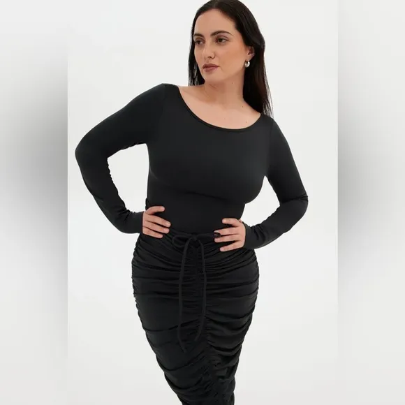 GIRLFRIEND COLLECTIVE Black Andi Ruched Midi Dress