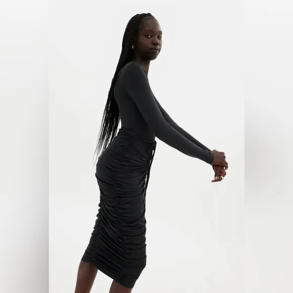GIRLFRIEND COLLECTIVE Black Andi Ruched Midi Dress