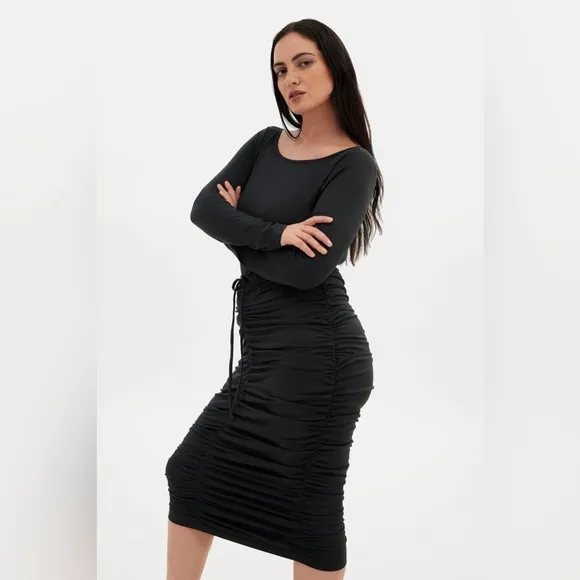 GIRLFRIEND COLLECTIVE Black Andi Ruched Midi Dress