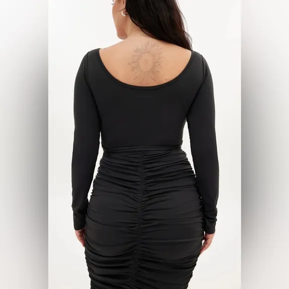 GIRLFRIEND COLLECTIVE Black Andi Ruched Midi Dress