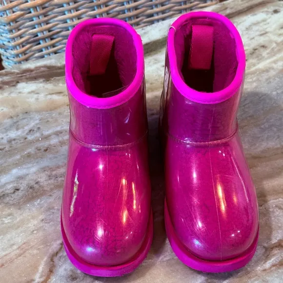 Girls UGG Classic Clear Mini II pink boots- Size 2