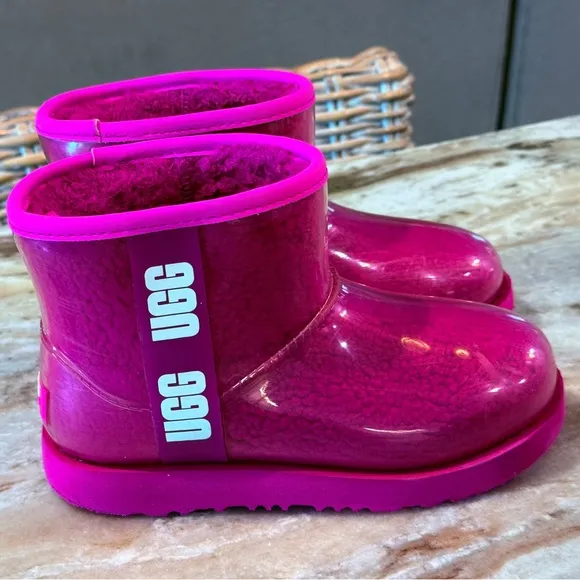 Girls UGG Classic Clear Mini II pink boots- Size 2