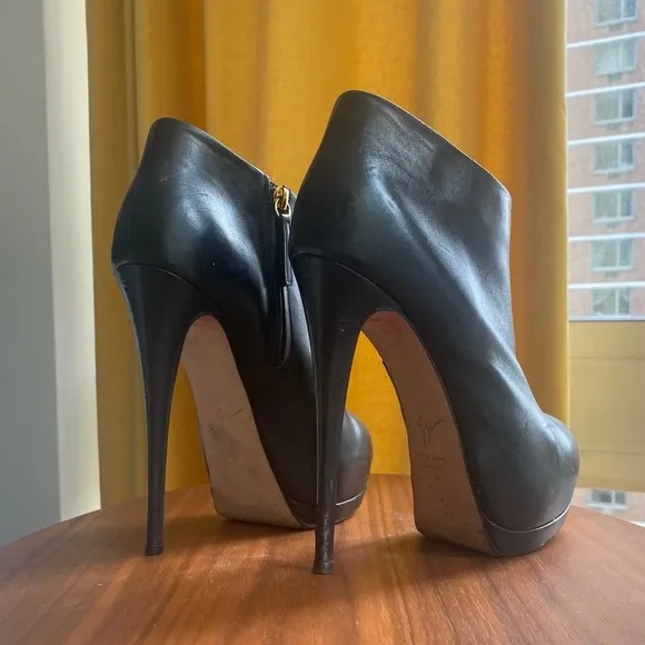 Giuseppe Zanotti Stilettos, Size 8.