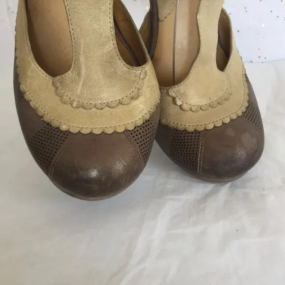 Gold button Taupe Brown Metallic Leather T Strap Pumps - Size 40.  US 9
