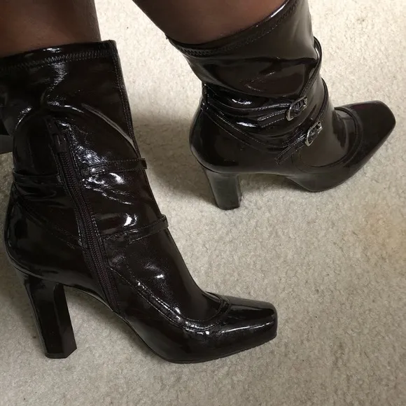 Gorgeous Wet Look Mid-calf Boots