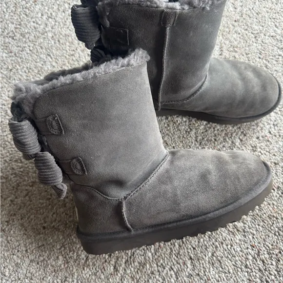 GUC Uggs Women’s Winter Gray Suede Boots with Corduroy Bows Fleece Lined Ankle
