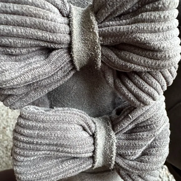 GUC Uggs Women’s Winter Gray Suede Boots with Corduroy Bows Fleece Lined Ankle