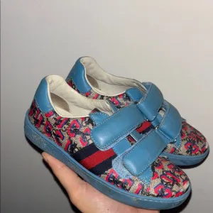 Gucci Kids Blue and Red Patterned Shoes