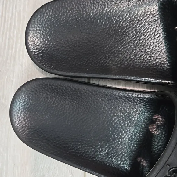 Gucci Women Pursuit Black Slide Sandals Iconic Logo Slide Shoes Sz 8