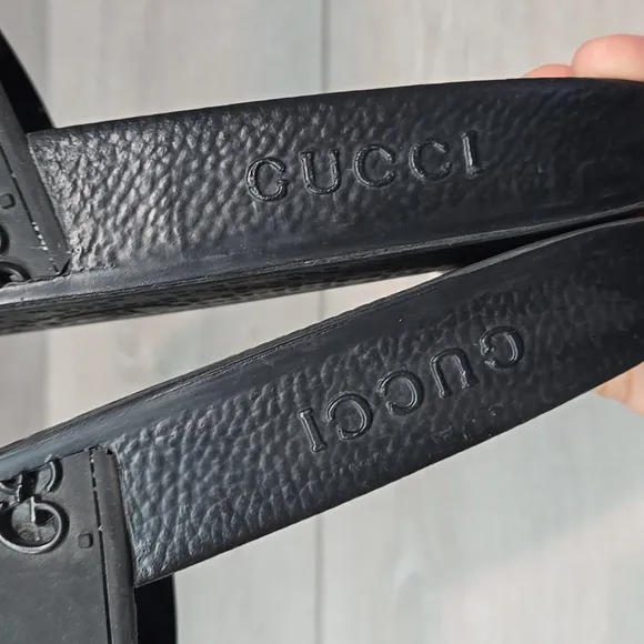 Gucci Women Pursuit Black Slide Sandals Iconic Logo Slide Shoes Sz 8